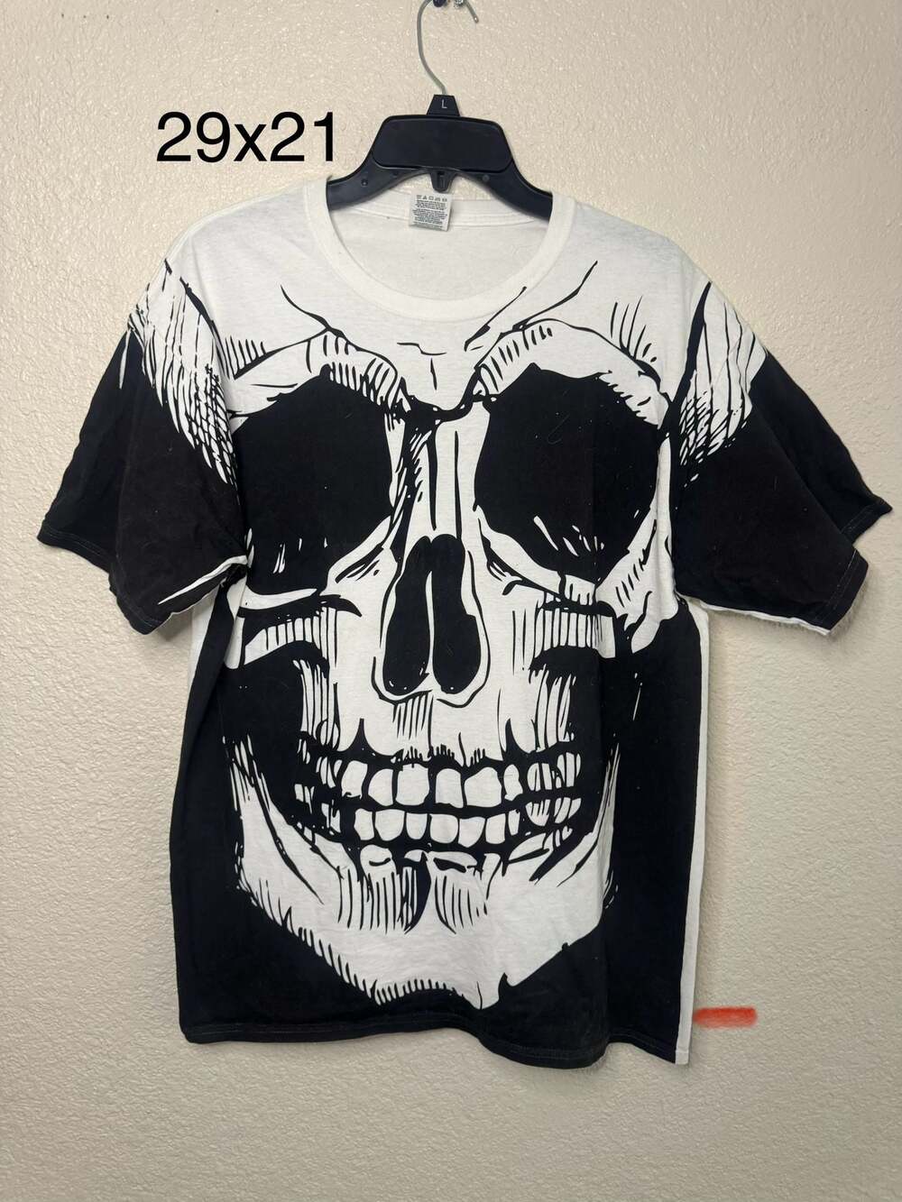 All Over Print Skull Graphic T-Shirt.  Size Large